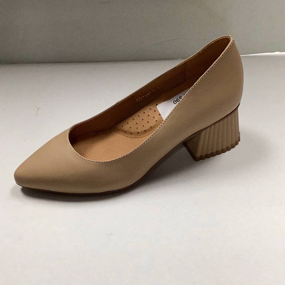NEW 1936 women's saveria plain fan mid pump in nude leather/nude heel